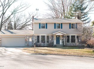 2562 Wedgewood Ct SW, Wyoming, MI 49519