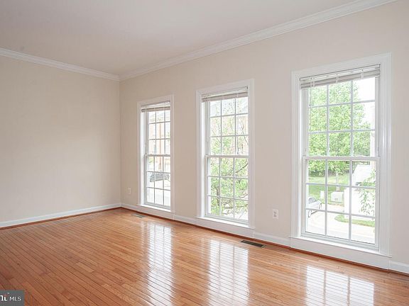 4th image of 6913 Inlet Cove Dr