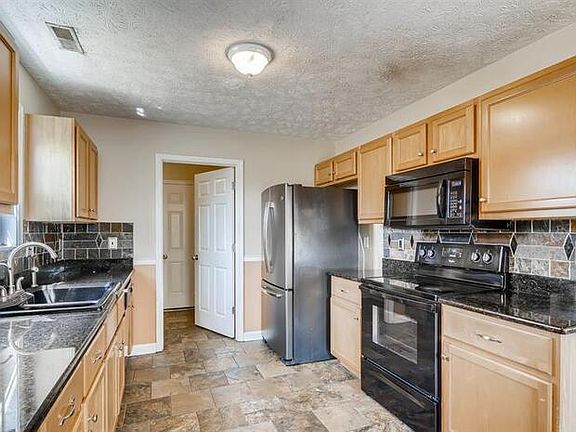 5th image of 1014 Coral Dr