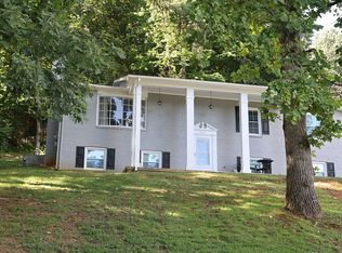 407 Rovan Dr, Johnson City, TN 37601