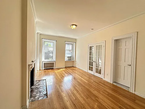 163 E 36th St #4K Photo 1