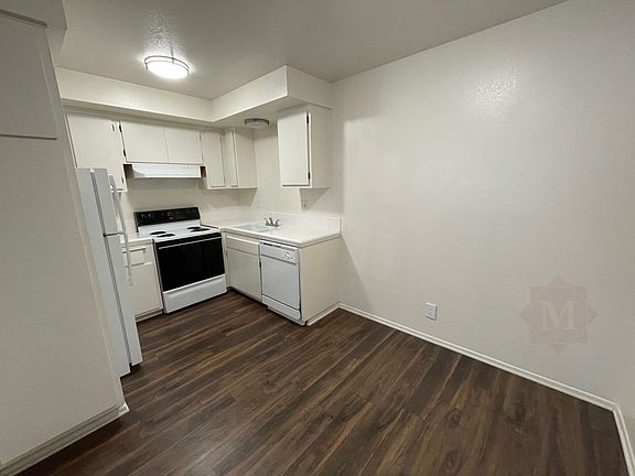 4th image of 442 Ellwood Beach Dr APT 8