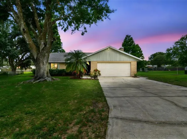 4221 Meadowbend Ct, Lakeland, FL 33811