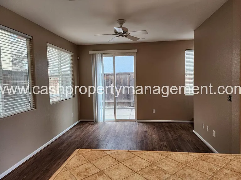 548 Navigator Dr — Photo 7