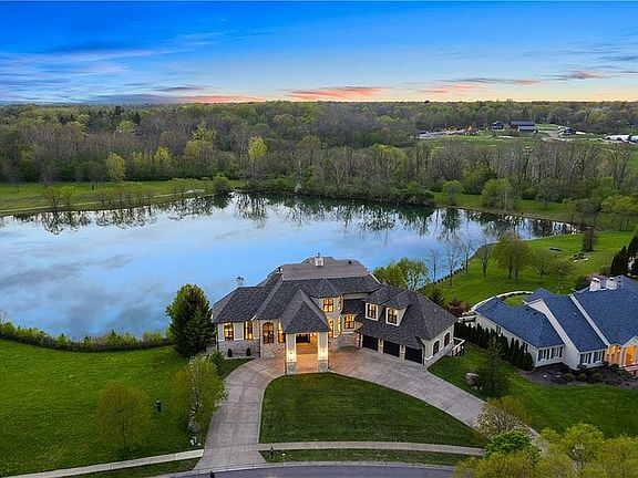 3rd image of 8816 Waterside Dr