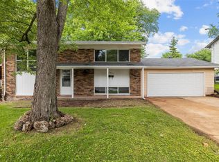 5357 Ville Cecelia Ln, Hazelwood, MO 63042