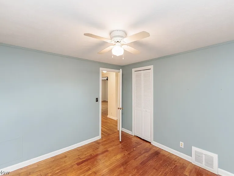 7381 Portage St — Photo 30