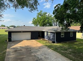 2017 Northwood St, Bolivar, MO 65613