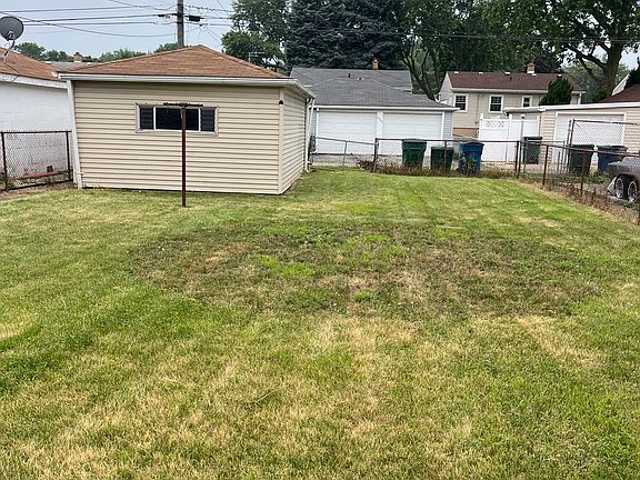 2nd image of 2716 White Oak Ave
