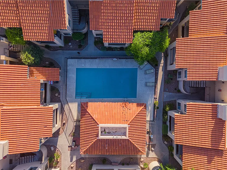 Two Bedroom Apartment Home with Beautfiul Courtyard views — Photo 41