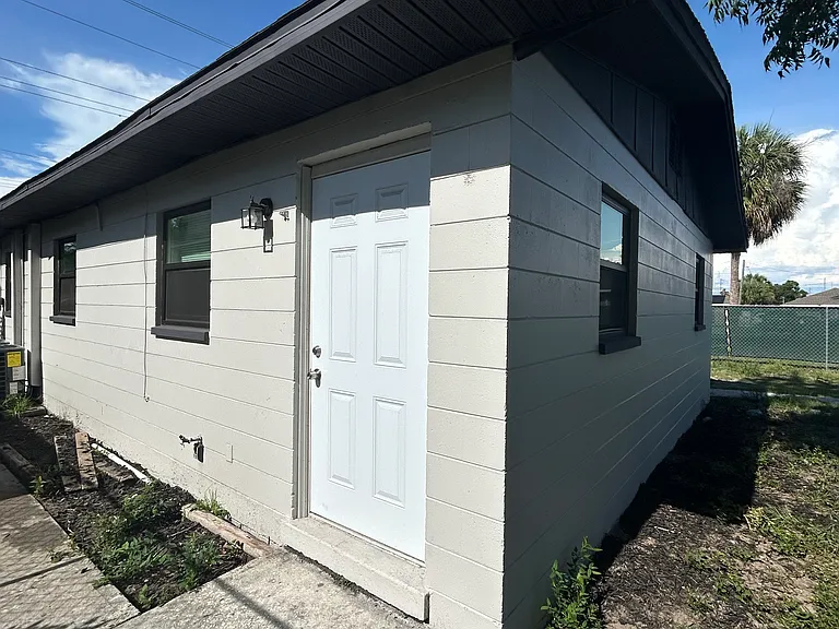 614 Pear St — Photo 18
