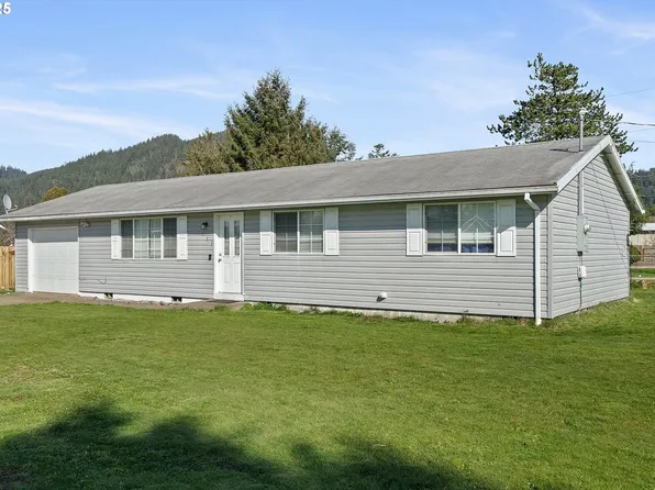 155 Vista Dr, Tillamook, OR 97141