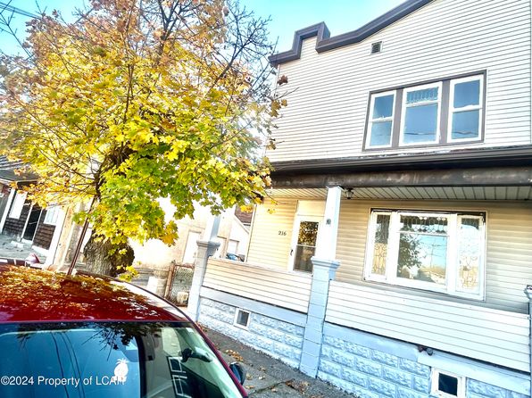 216 N Oak St, Summit Hill, PA 18250