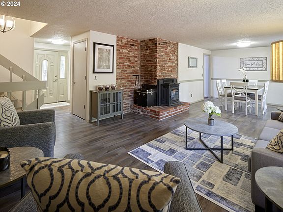 5th image of 2113 SE 131st Ave