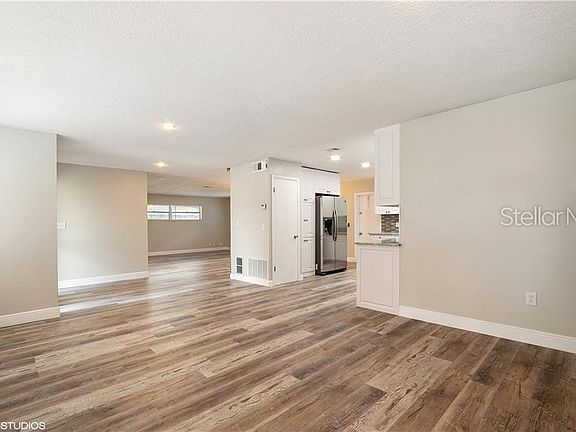 2nd image of 635 Willowwood Ave