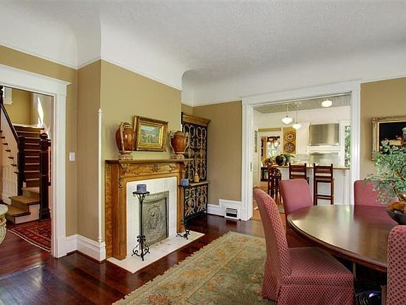 4th image of 8156 Capitola Ave
