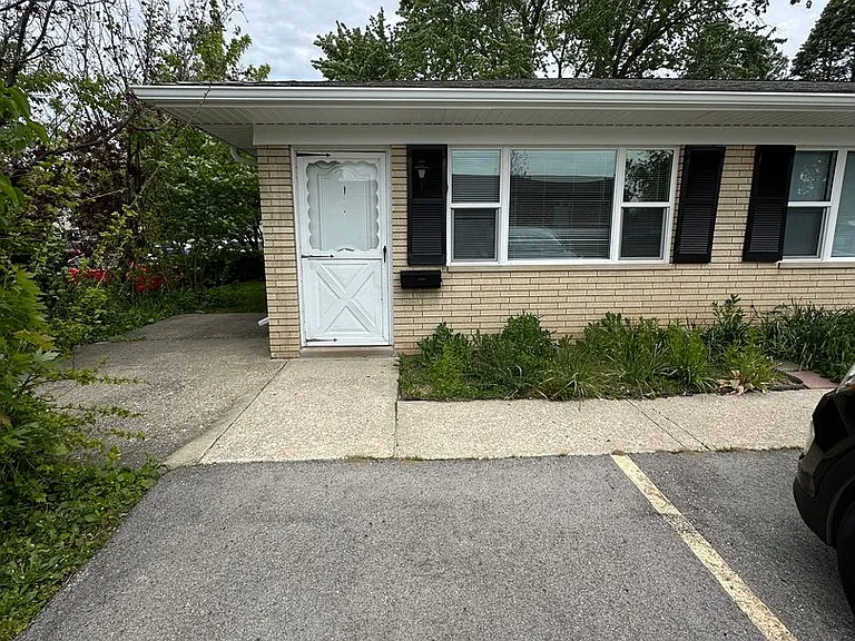 1805 Westplains Drive — Photo 1