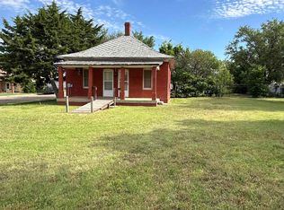 1104 Cedar St, Victoria, KS 67671