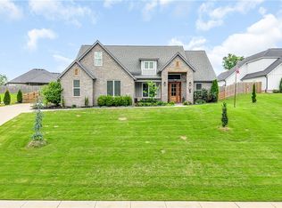 2030 Collins Dr, Pea Ridge, AR 72751