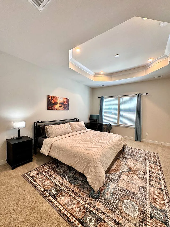 3 bed, 2.5 bath, 1741 sqft, $3,400 — Photo 2