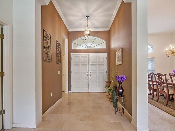 2nd image of 365 Old Oak Cir
