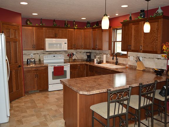 5th image of 4263 Fieldcrest Dr