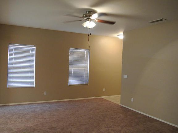 4th image of 563 E Yellow Wood Ave