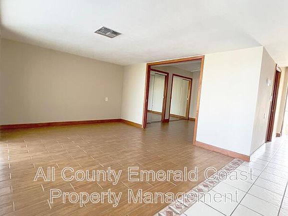 5th image of 365 Gulf Shore Dr Unit 1
