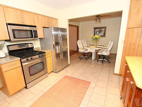 5th image of 912 N Shore Dr
