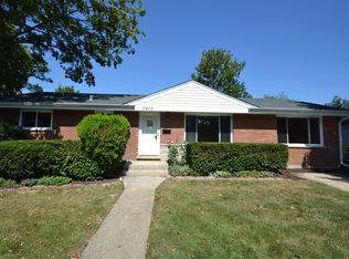 1210 W Grove St, Arlington Heights, IL 60005