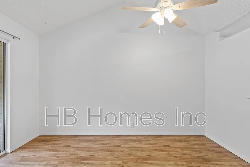 2 bed, 1.0 bath, 760 sqft, $3,200 — Photo 4