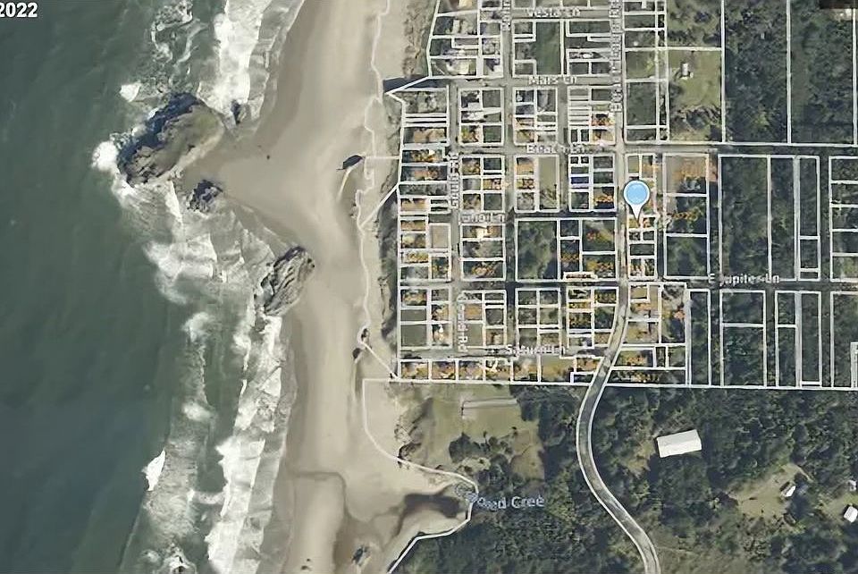 2nd image of 54559 Beach Loop Rd