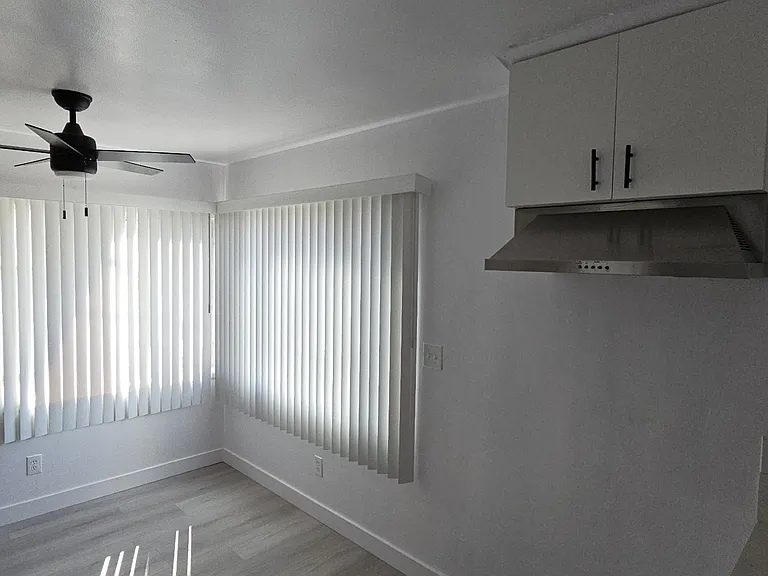 6333 Coldwater Canyon Ave #6 — Photo 3