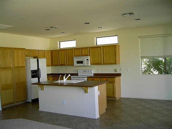 3rd image of 7586 W Karen Lee Ln