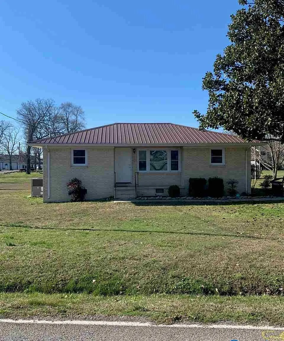 2 bed, 1.0 bath, 984 sqft, $1,100 — Photo 1