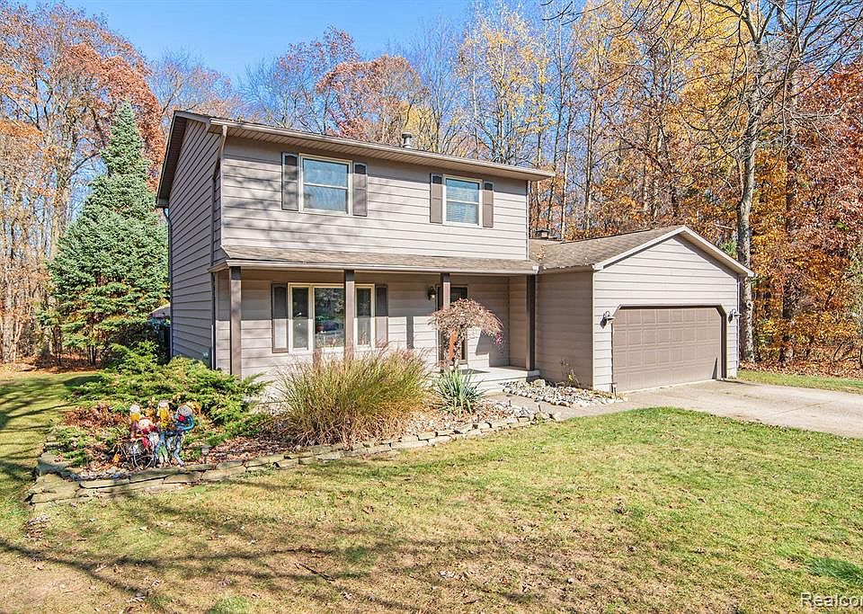 1st image of 2695 Reynolds Cir