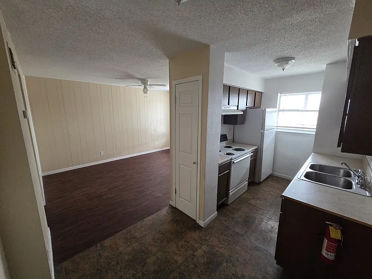601 Harbour Ave #201 — Photo 13