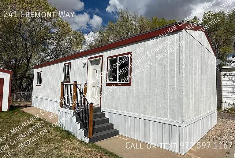 241 Fremont Way — Photo 1