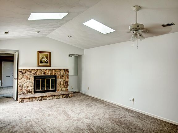 2nd image of 808 Pine Needles Dr