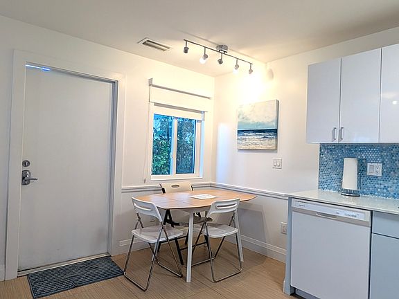 5th image of 4324 N Ocean Dr Unit 1