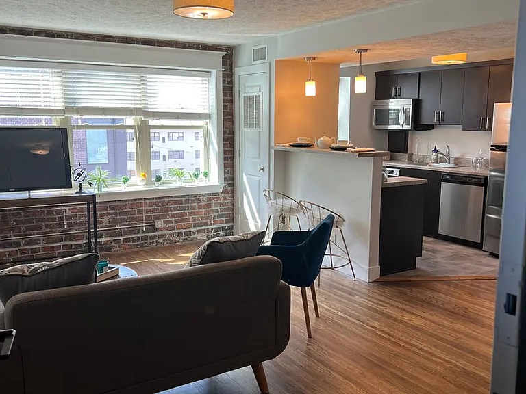 628 Park Ave — Photo 88