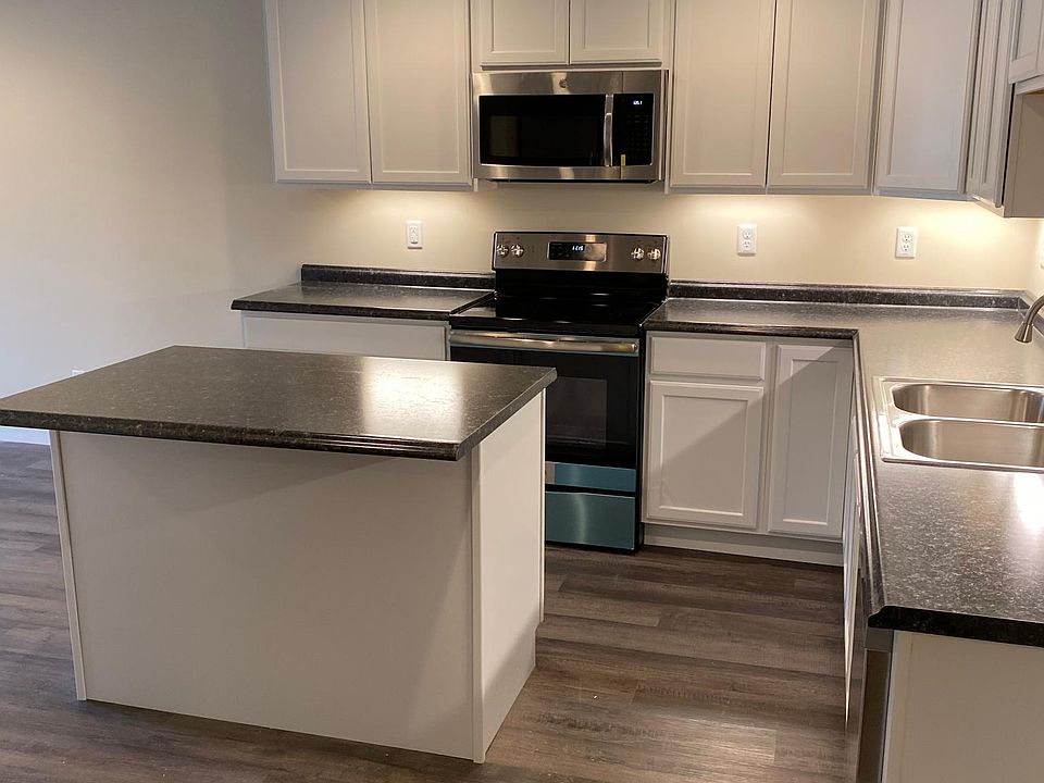 1st image of 86 Brownstone Ln