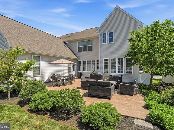 5th image of 1154 Edgemoor Ct