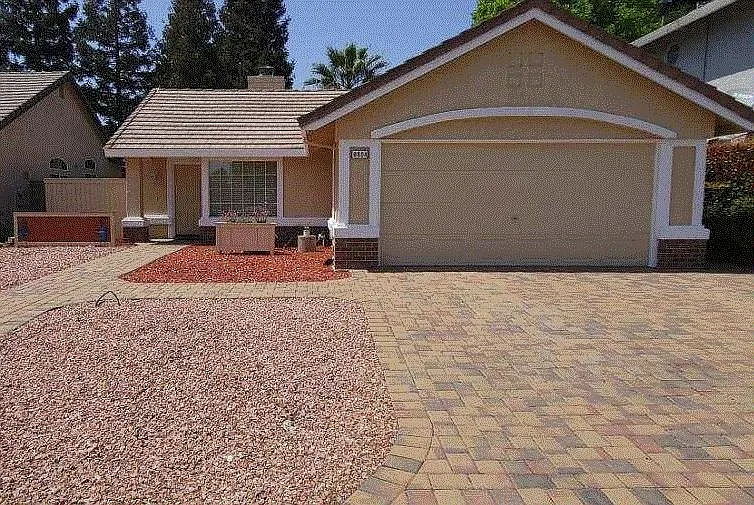 8804 Sheldon Creek Dr photo 1