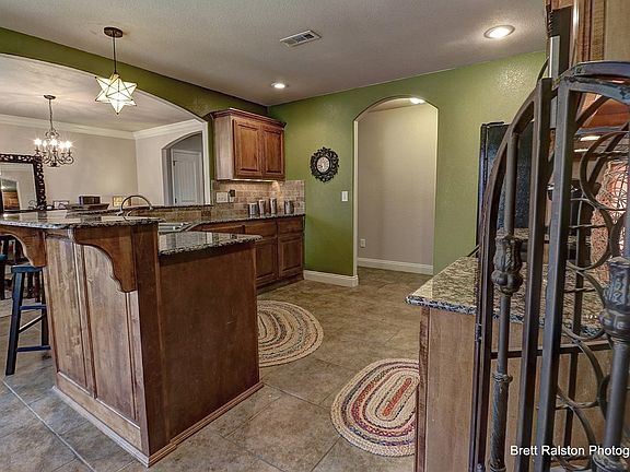 5th image of 27 Aveton Ln