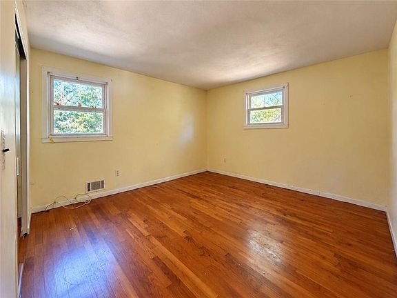 3rd image of 111 Wellspring Dr