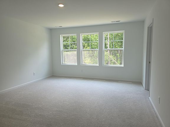 5th image of 414 Outwater Ridge Dr