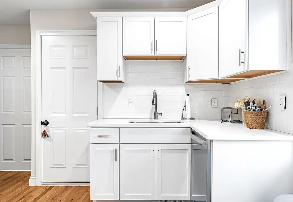 2 bed, 1000 sqft, $3,000 — Photo 2