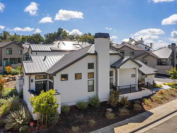 4th image of 4550 Kilarney Circle