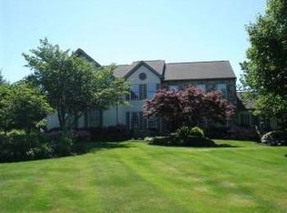 102 Bobtail Dr, Phoenixville, PA 19460